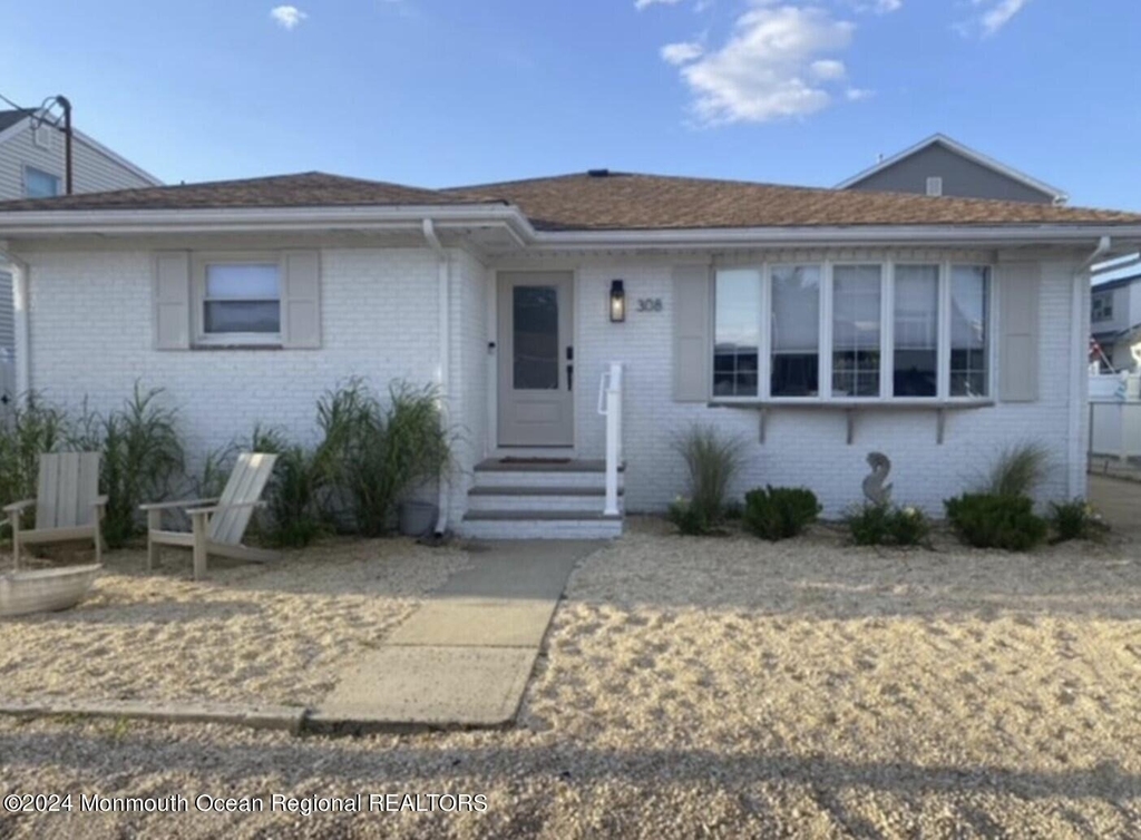 308 Harding Avenue - Photo 1