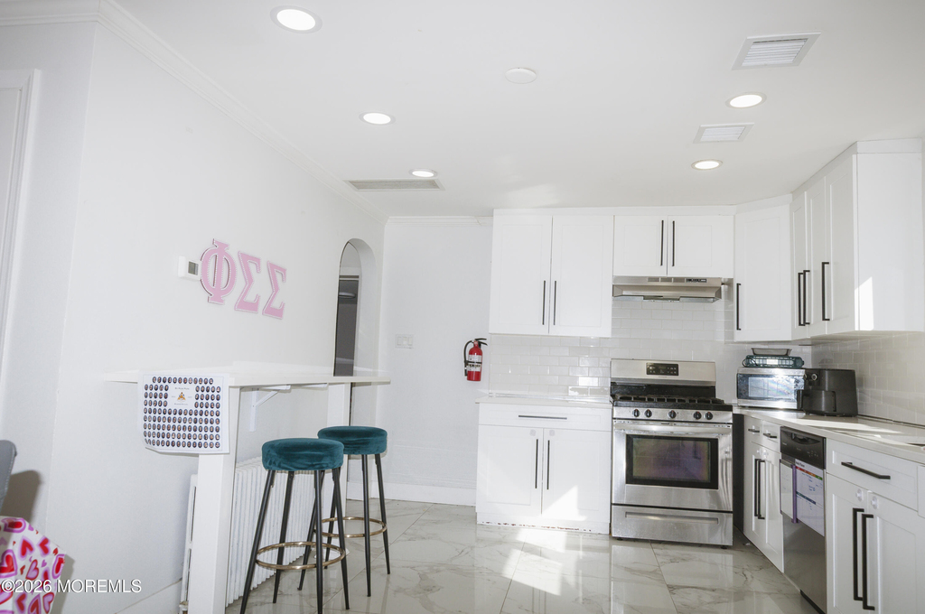 295 Roosevelt Avenue - Photo 27
