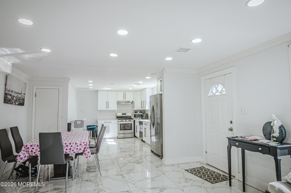 295 Roosevelt Avenue - Photo 23