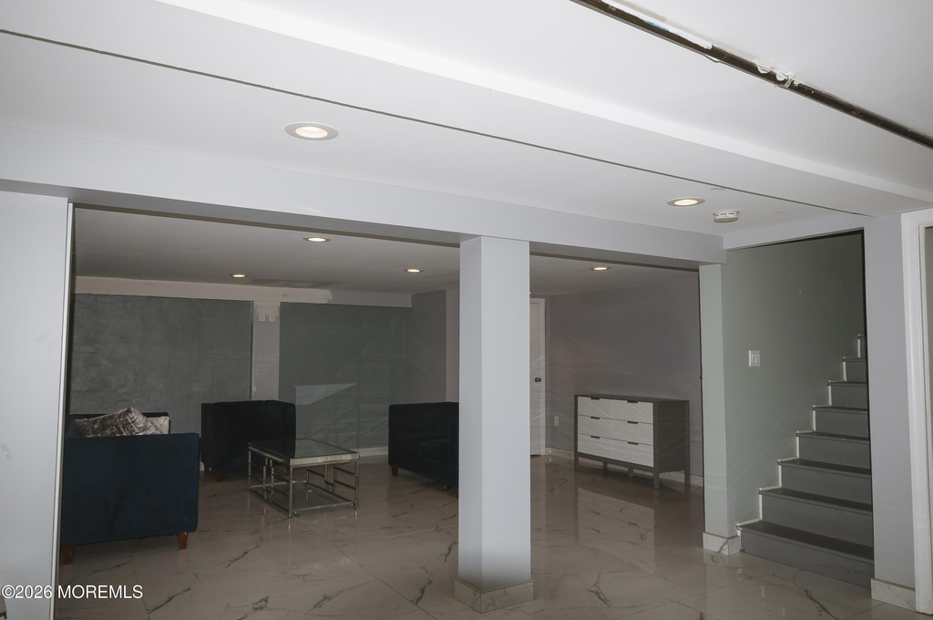 295 Roosevelt Avenue - Photo 40