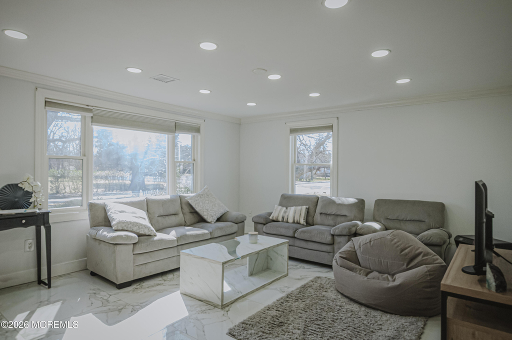 295 Roosevelt Avenue - Photo 41