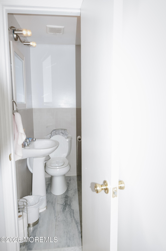 295 Roosevelt Avenue - Photo 10