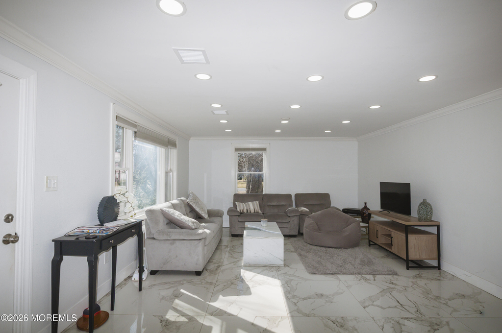 295 Roosevelt Avenue - Photo 26