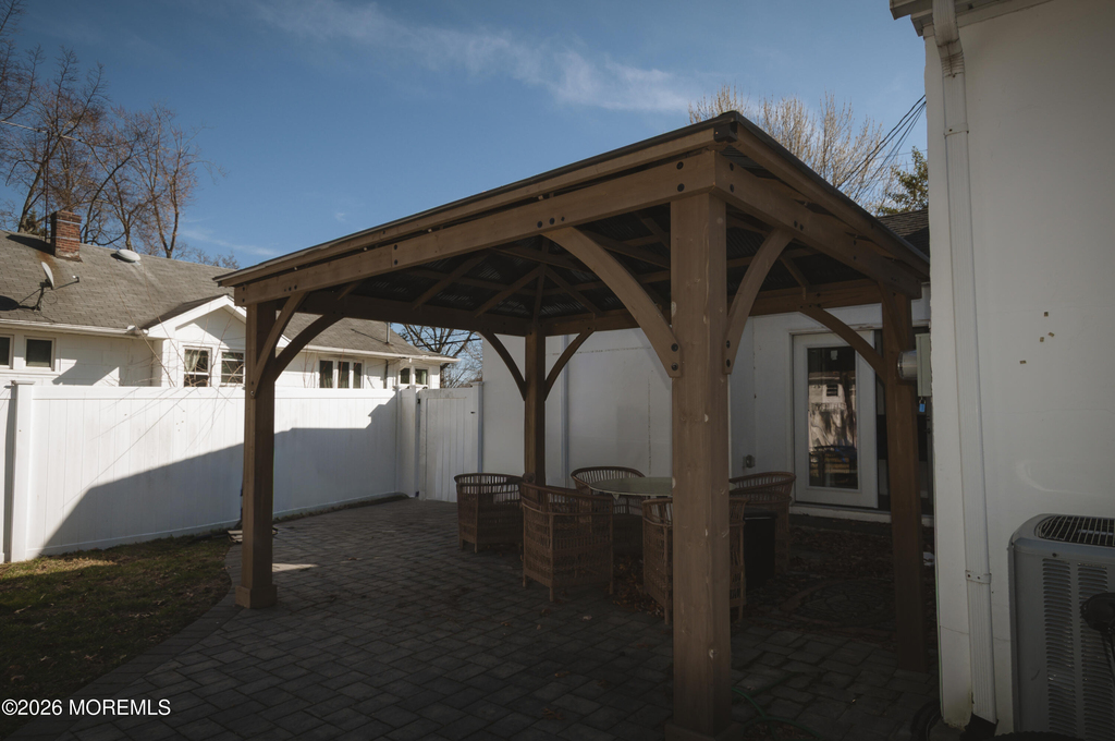 295 Roosevelt Avenue - Photo 36