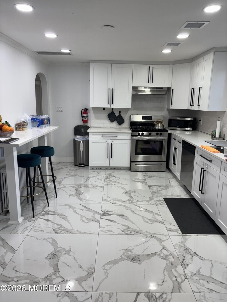 295 Roosevelt Avenue - Photo 21
