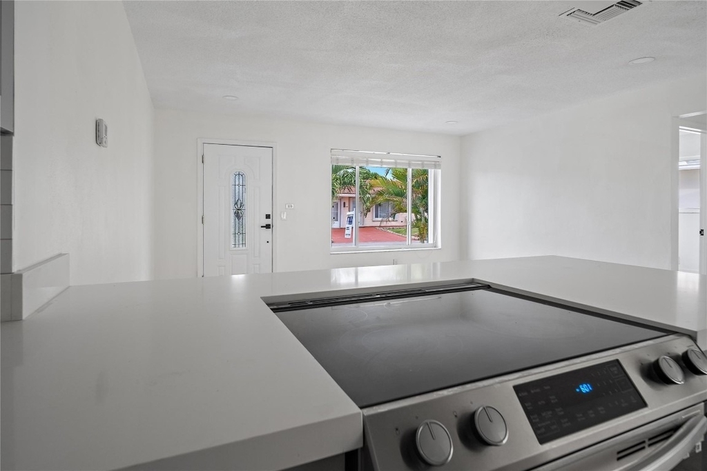 4510 Nw 49th Drive - Photo 10