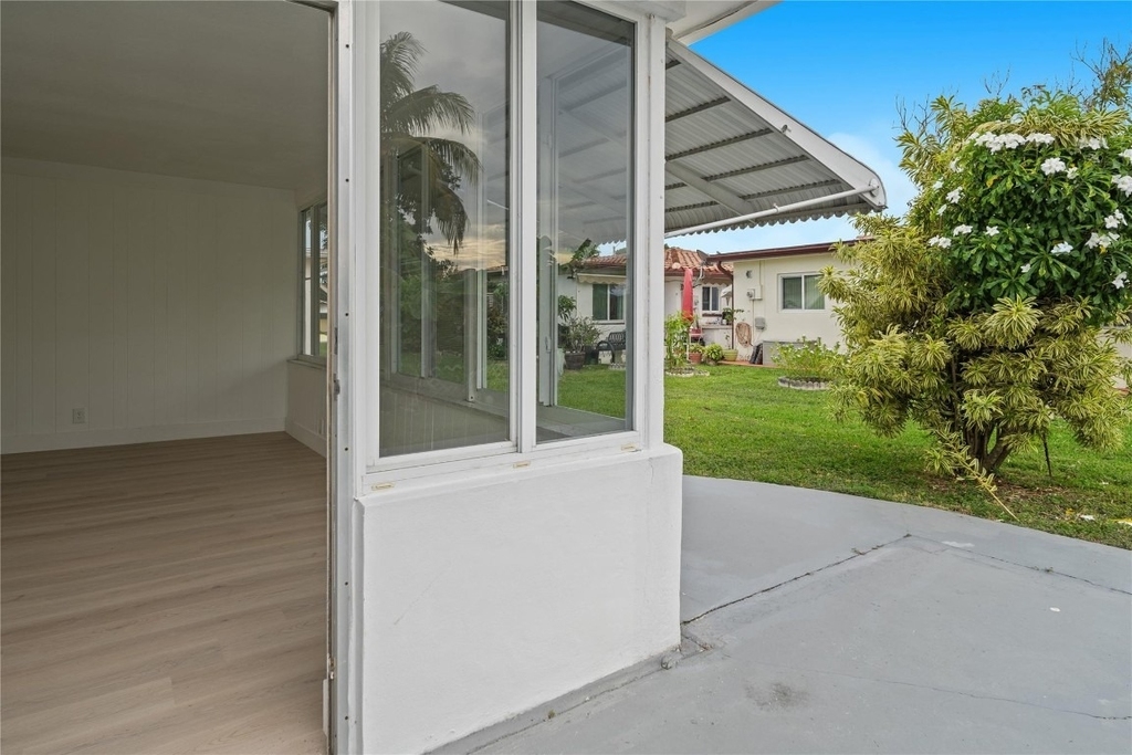 4510 Nw 49th Drive - Photo 7