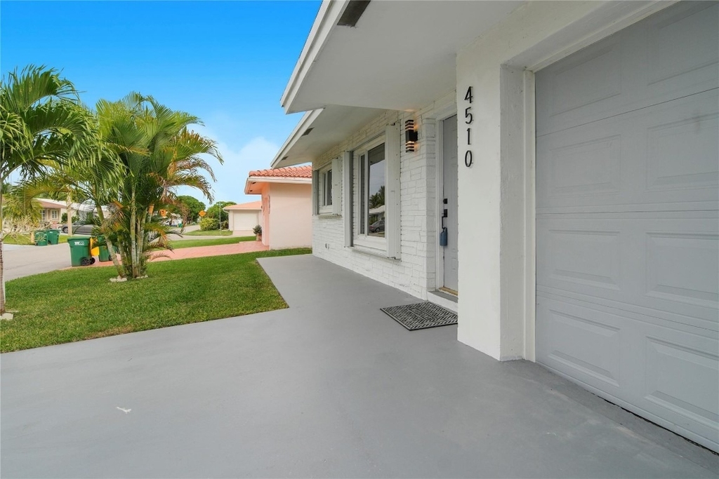 4510 Nw 49th Drive - Photo 3