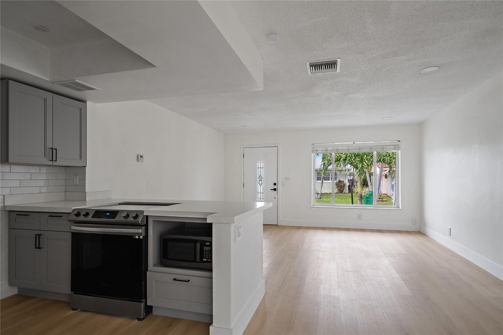 4510 Nw 49th Drive - Photo 9