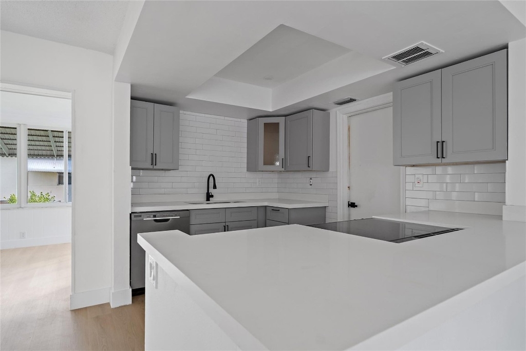 4510 Nw 49th Drive - Photo 11