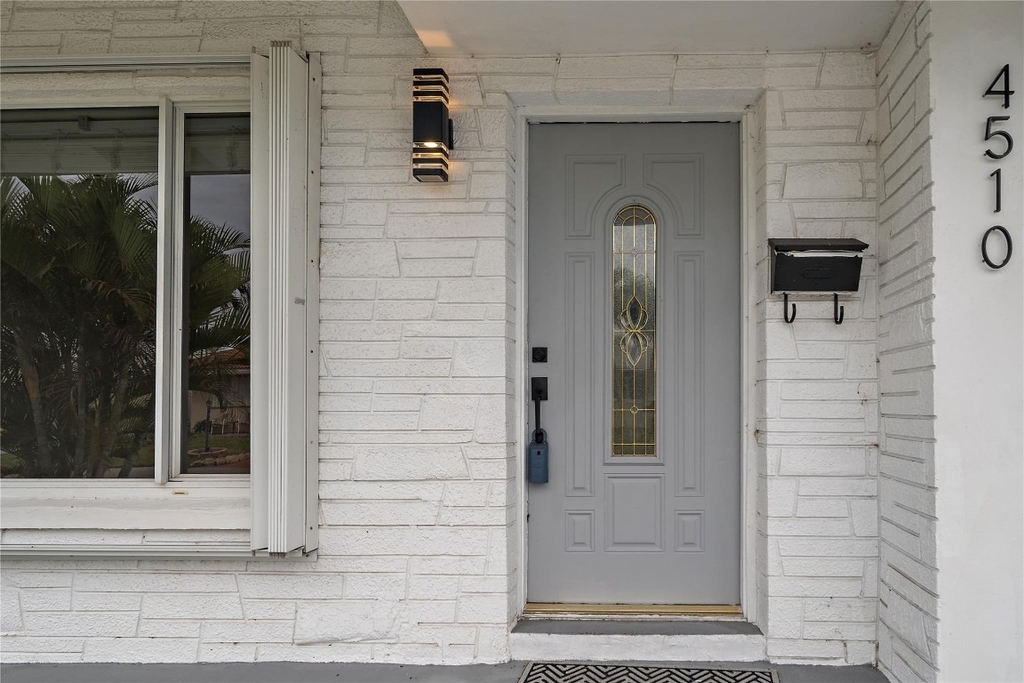 4510 Nw 49th Drive - Photo 2