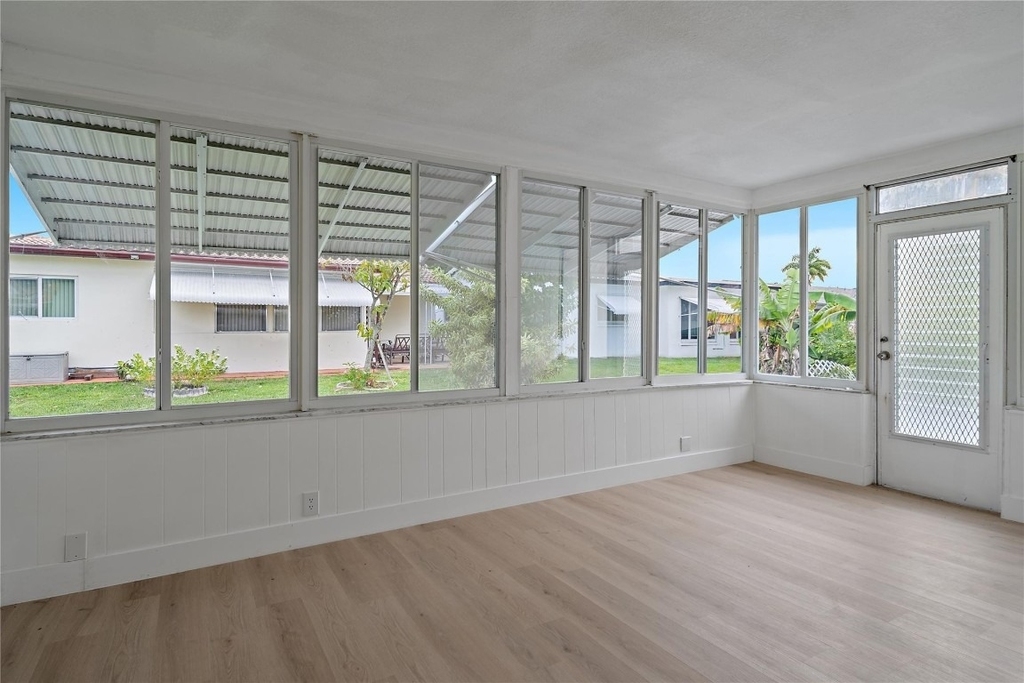 4510 Nw 49th Drive - Photo 16