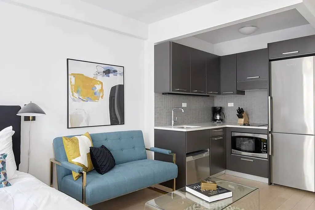 222 East 39th Street - Photo 4