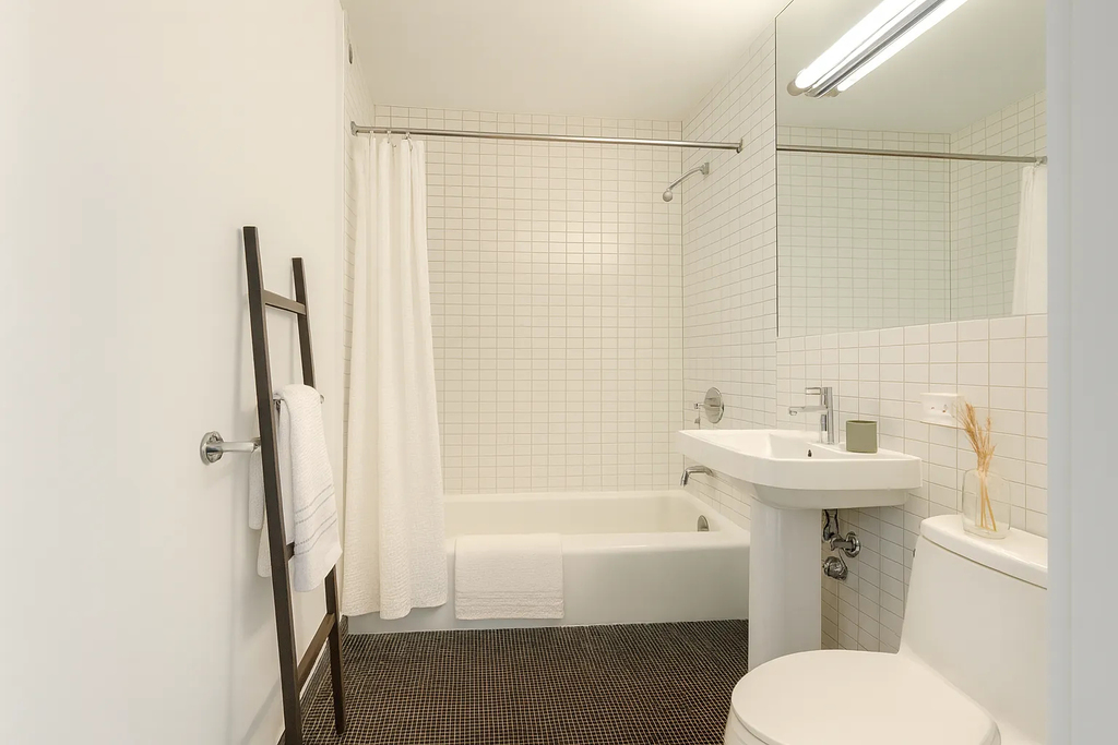 222 East 39th Street - Photo 3