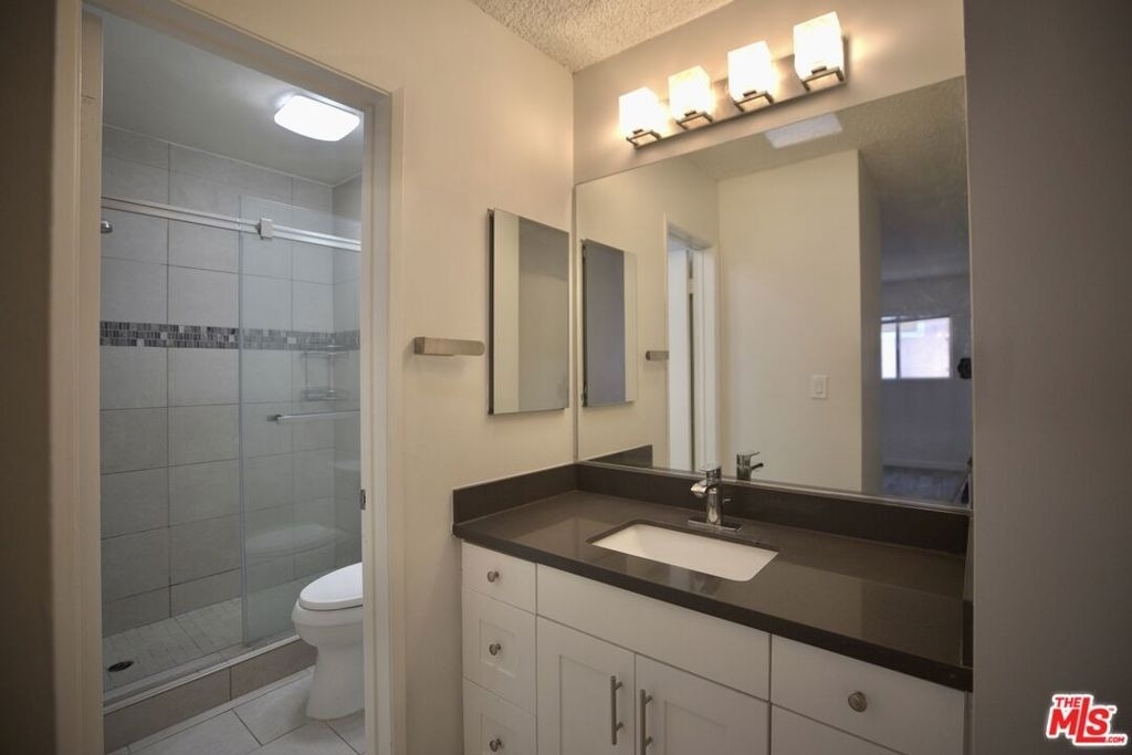 1033 6th Street - Photo 2