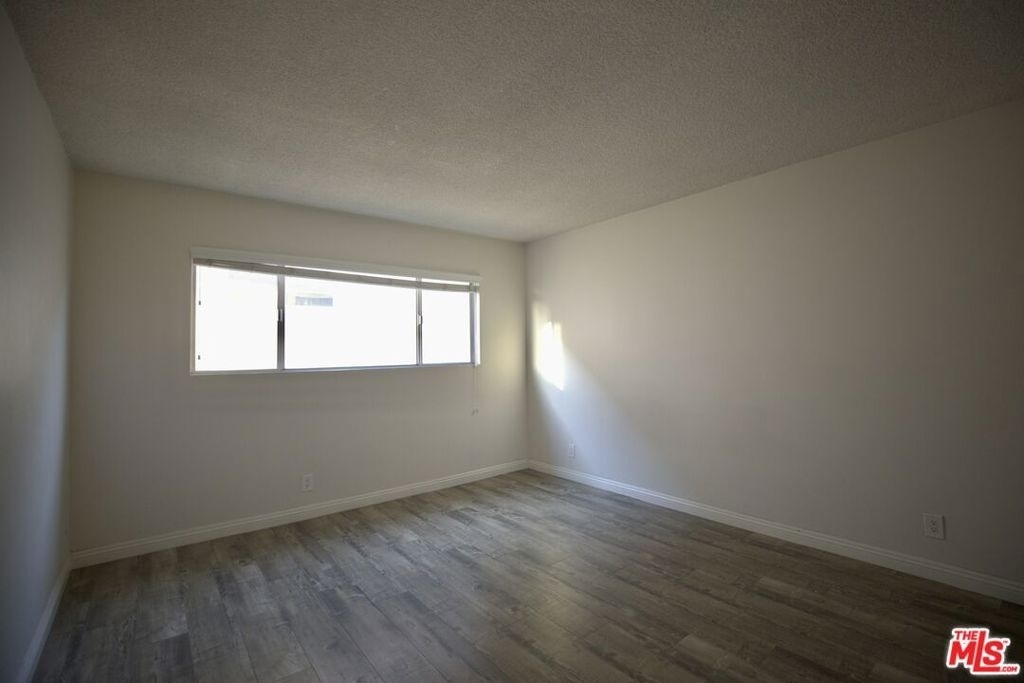 1033 6th Street - Photo 13