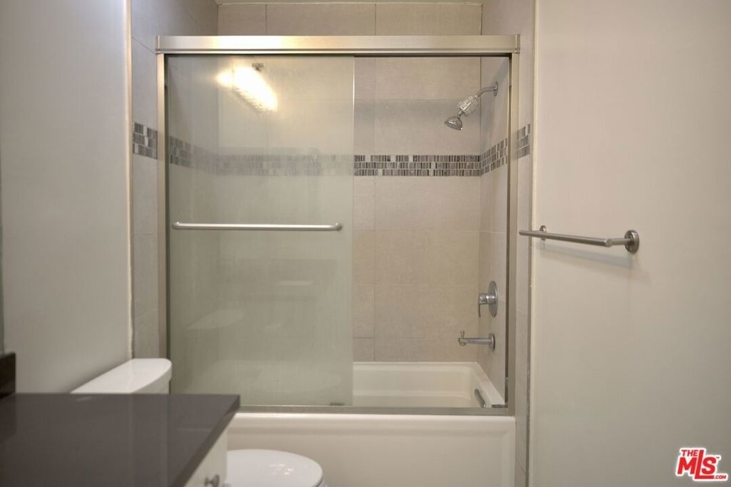 1033 6th Street - Photo 8