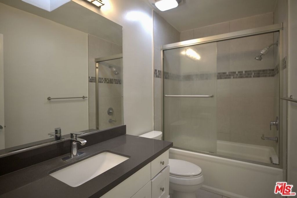 1033 6th Street - Photo 8