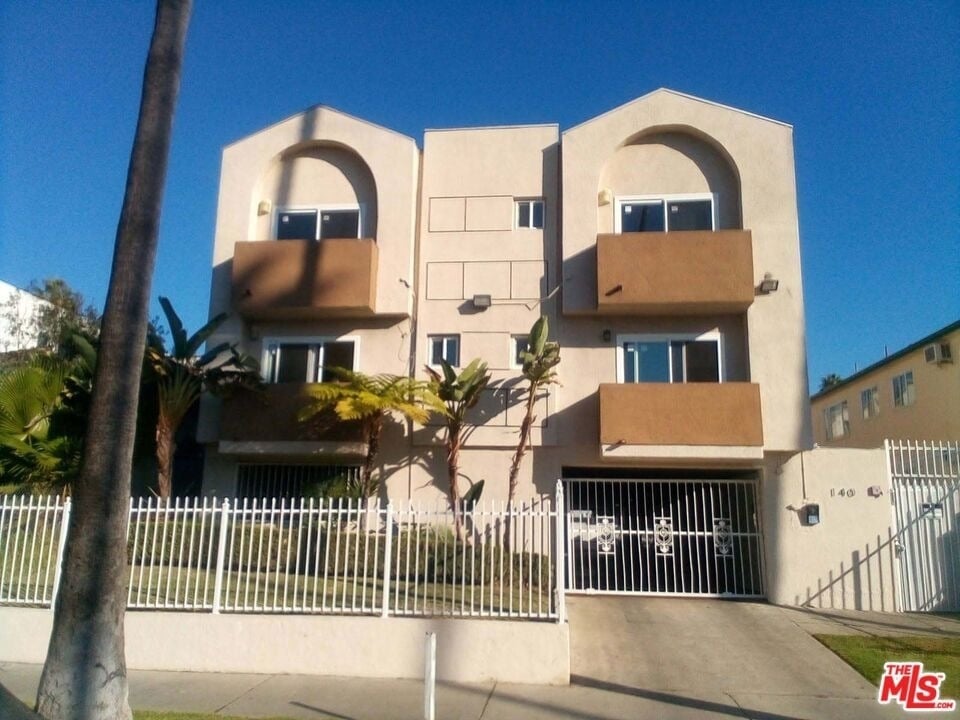 140 N Berendo Street - Photo 19