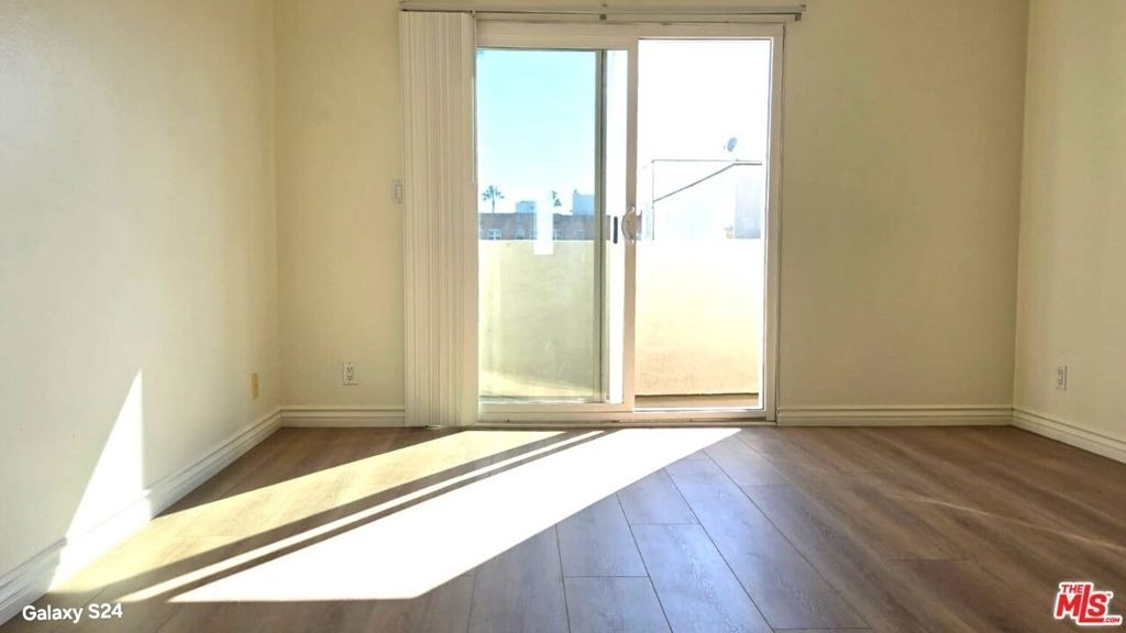 140 N Berendo Street - Photo 14