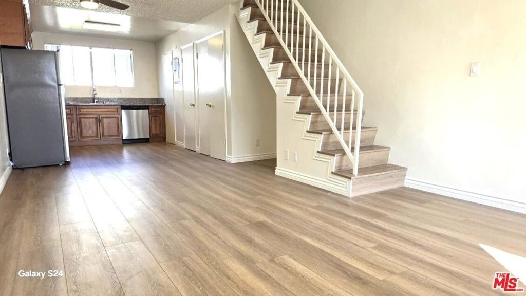 140 N Berendo Street - Photo 3
