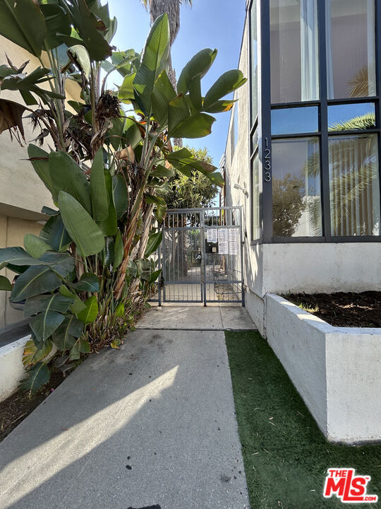 1233 Barry Avenue - Photo 1