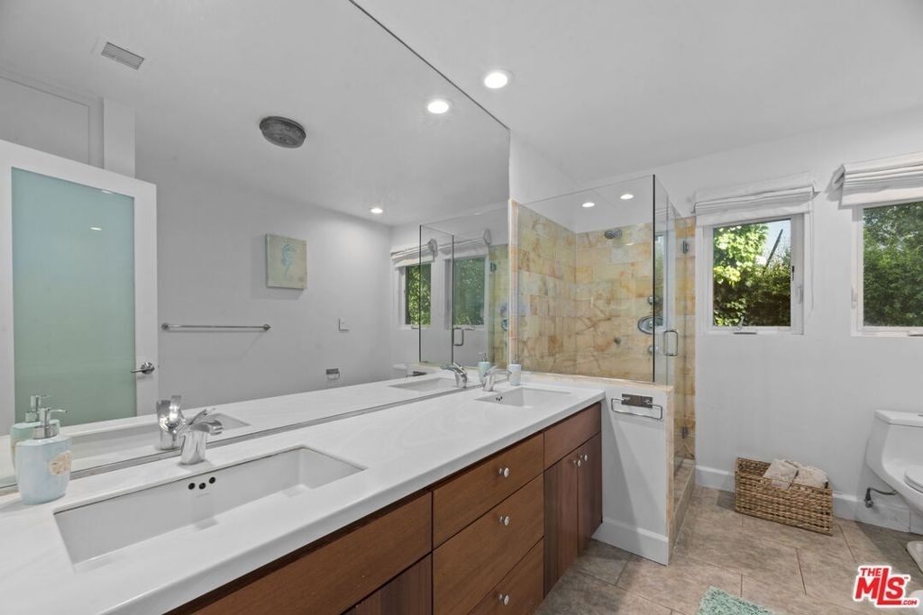 641 Walther Way - Photo 33
