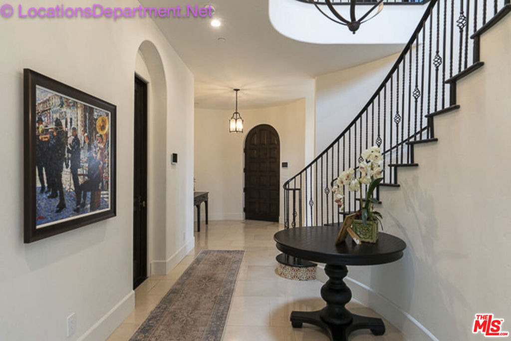 5861 Ridgebrook Drive - Photo 4