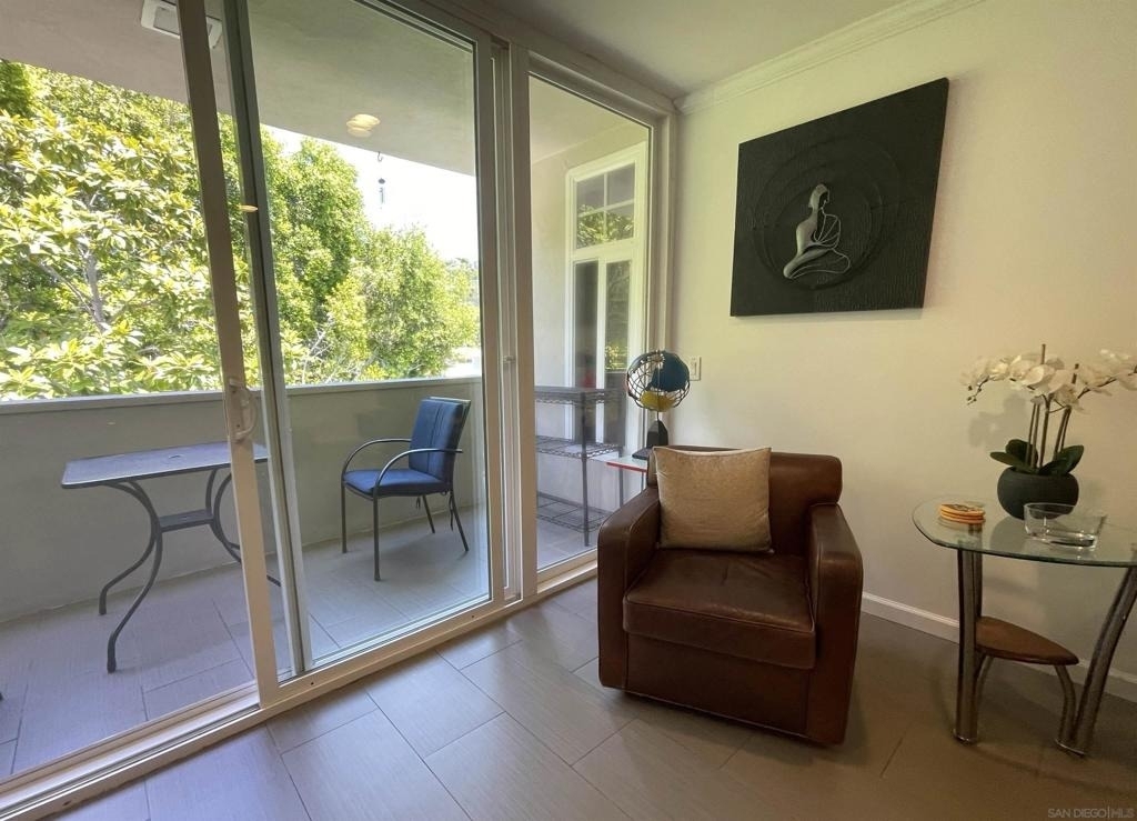 2510 Torrey Pines Rd - Photo 4