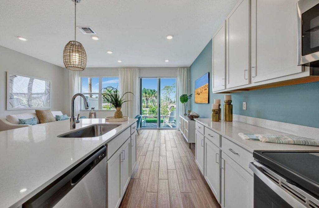608 Waters Edge Lane - Photo 4