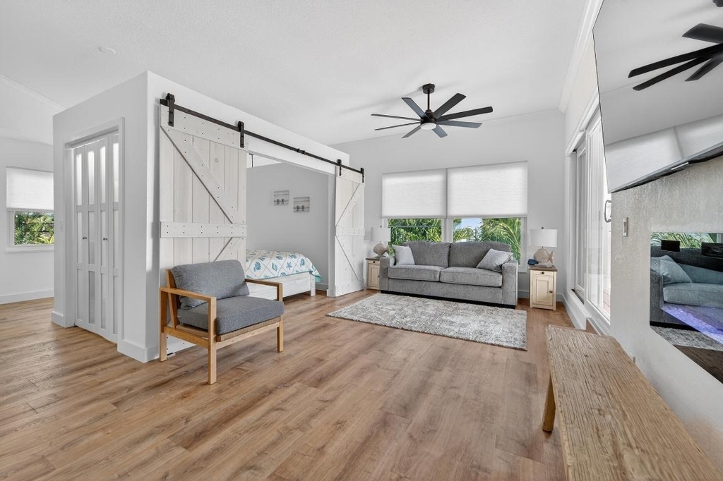 300 E 24th Street - Photo 8