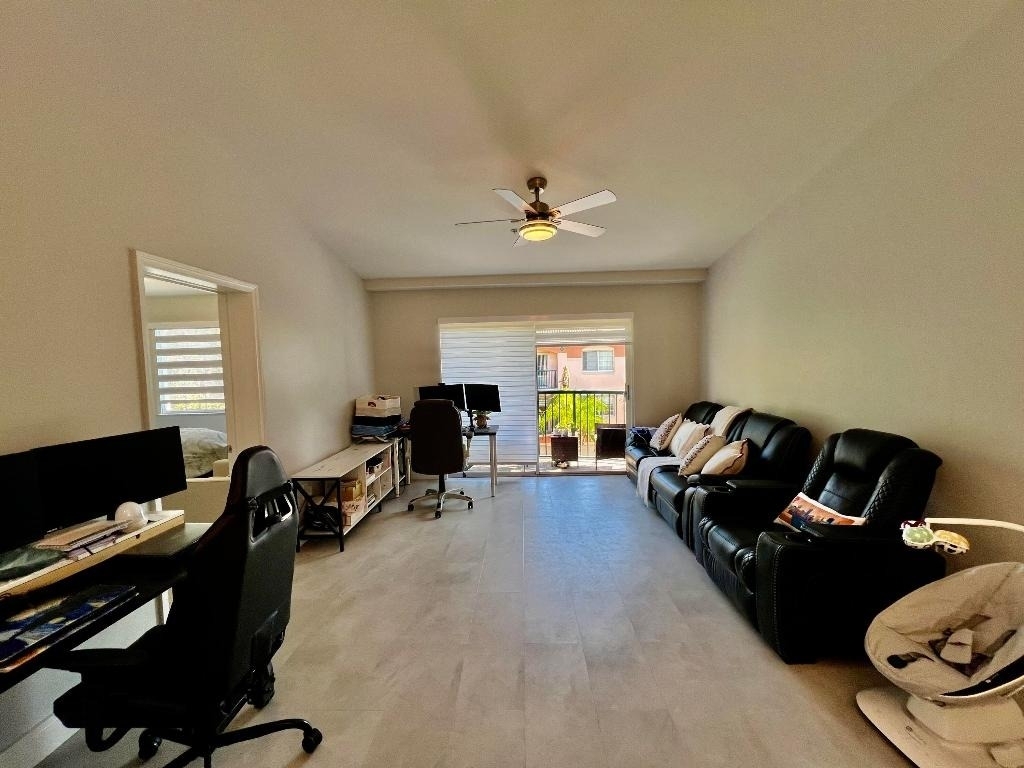 2033 Se 10th Avenue - Photo 10