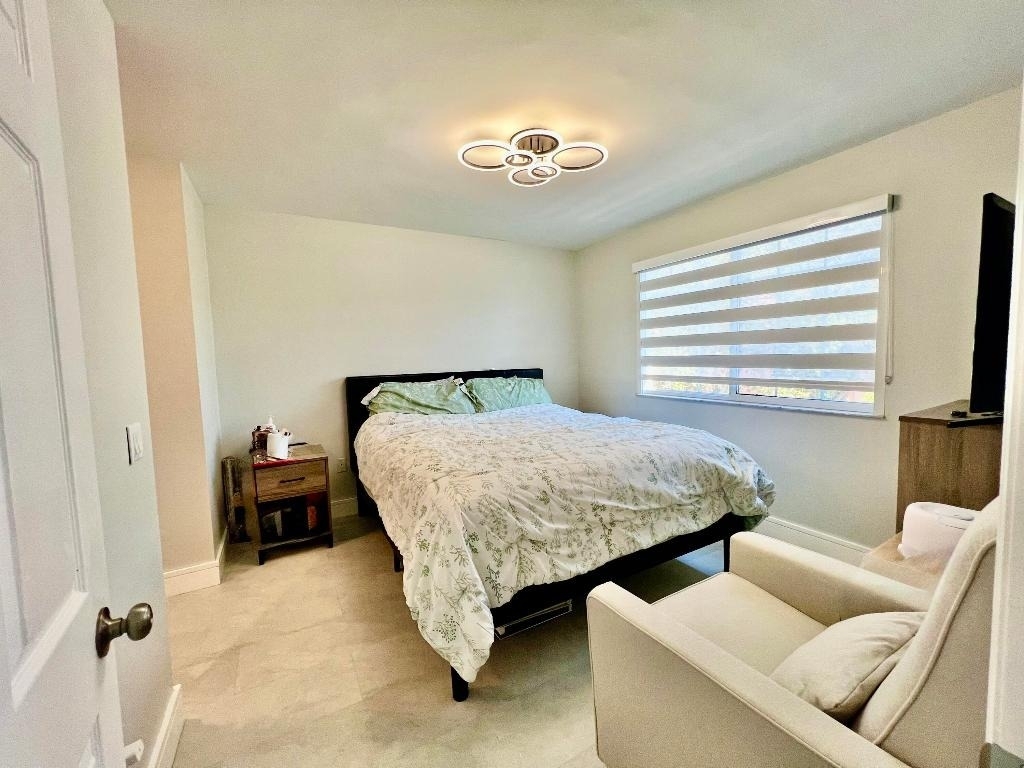 2033 Se 10th Avenue - Photo 6