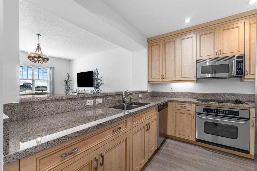 200 Ne 2nd Avenue - Photo 8