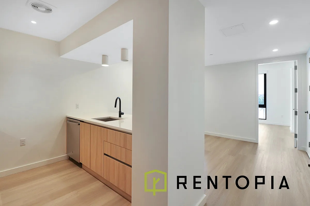 1010 Pacific Street - Photo 1