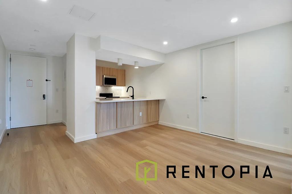 1010 Pacific Street - Photo 0