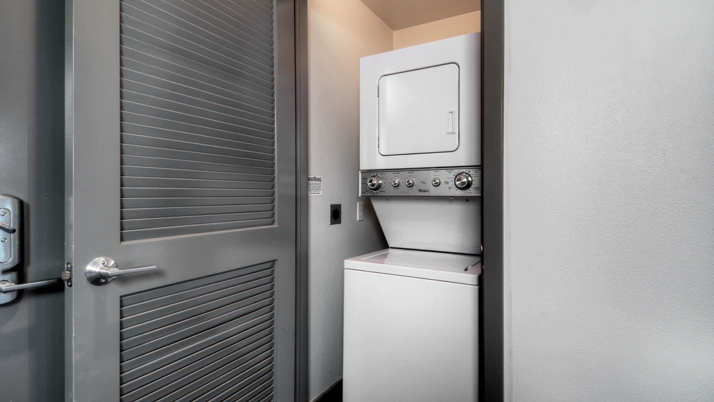 5560 Lexington Ave - Photo 18