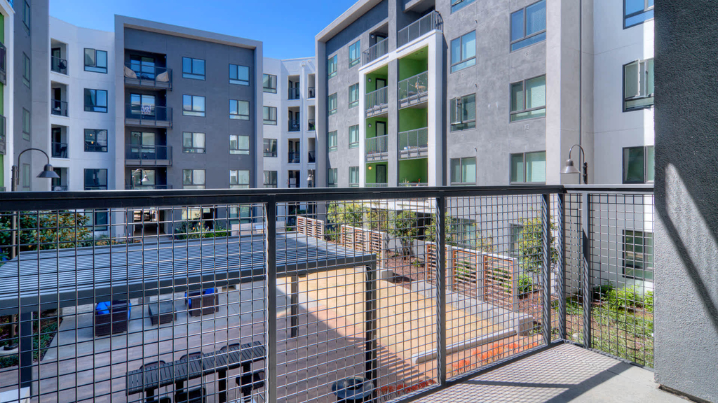 5560 Lexington Ave - Photo 16