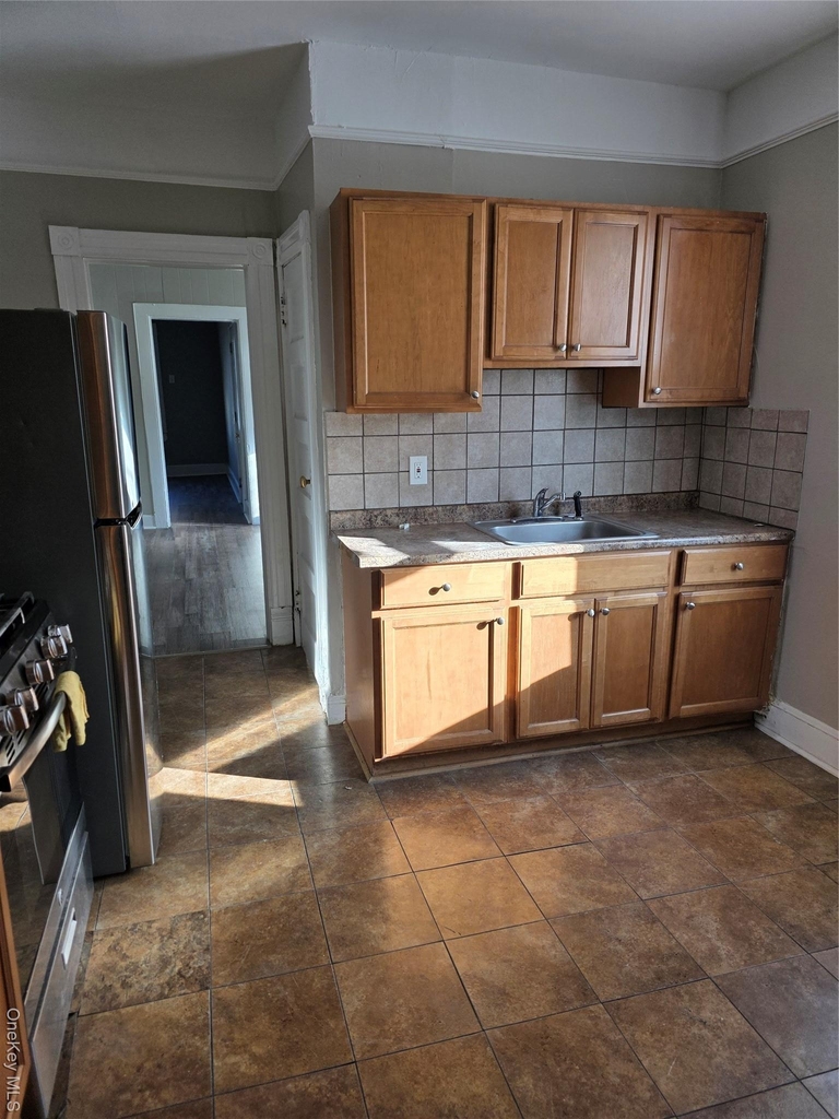 18 Davis Street - Photo 4