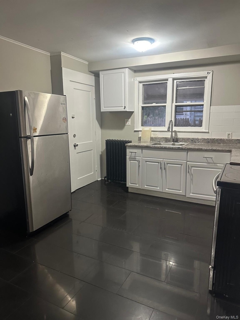 25 Virginia Avenue - Photo 2