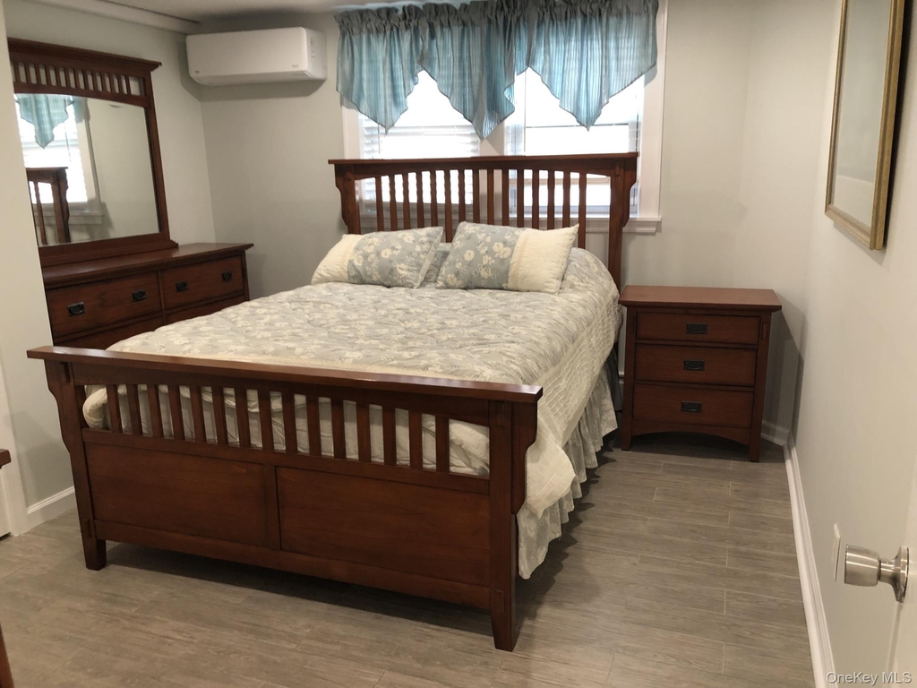 321 W Walnut Street - Photo 8