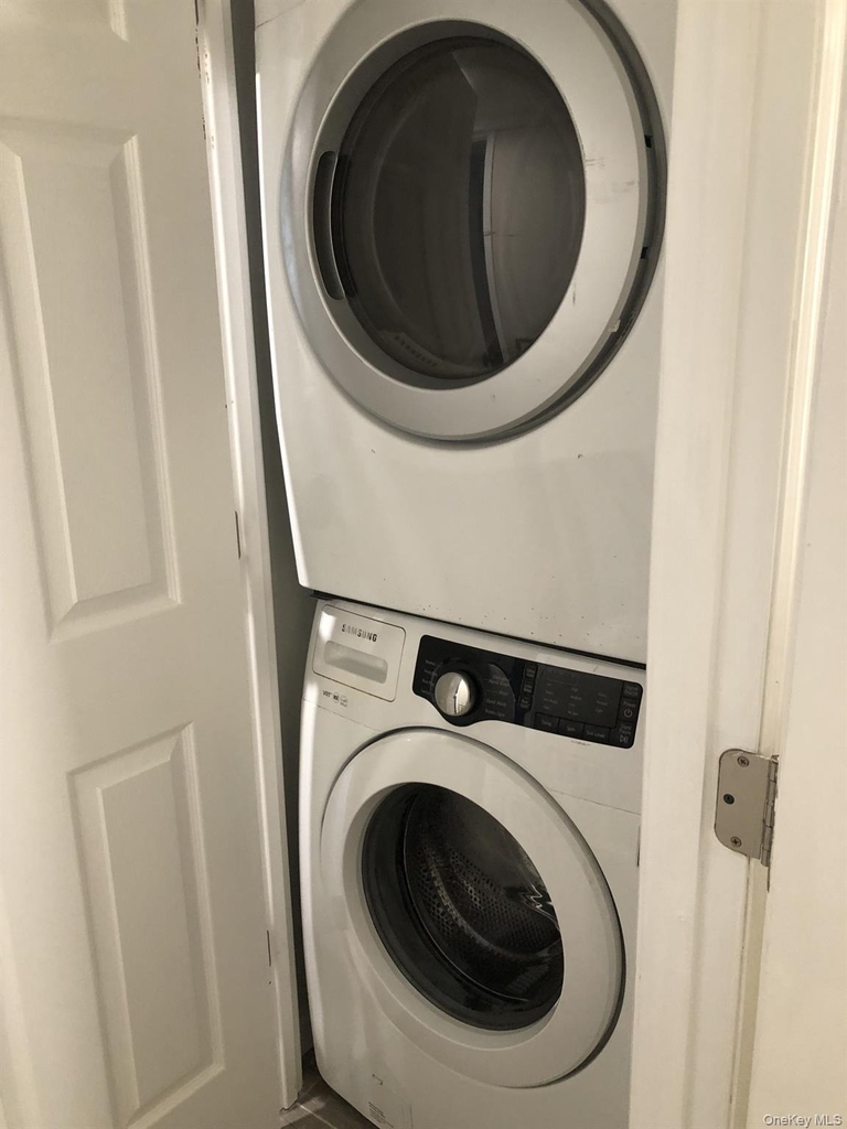 321 W Walnut Street - Photo 11