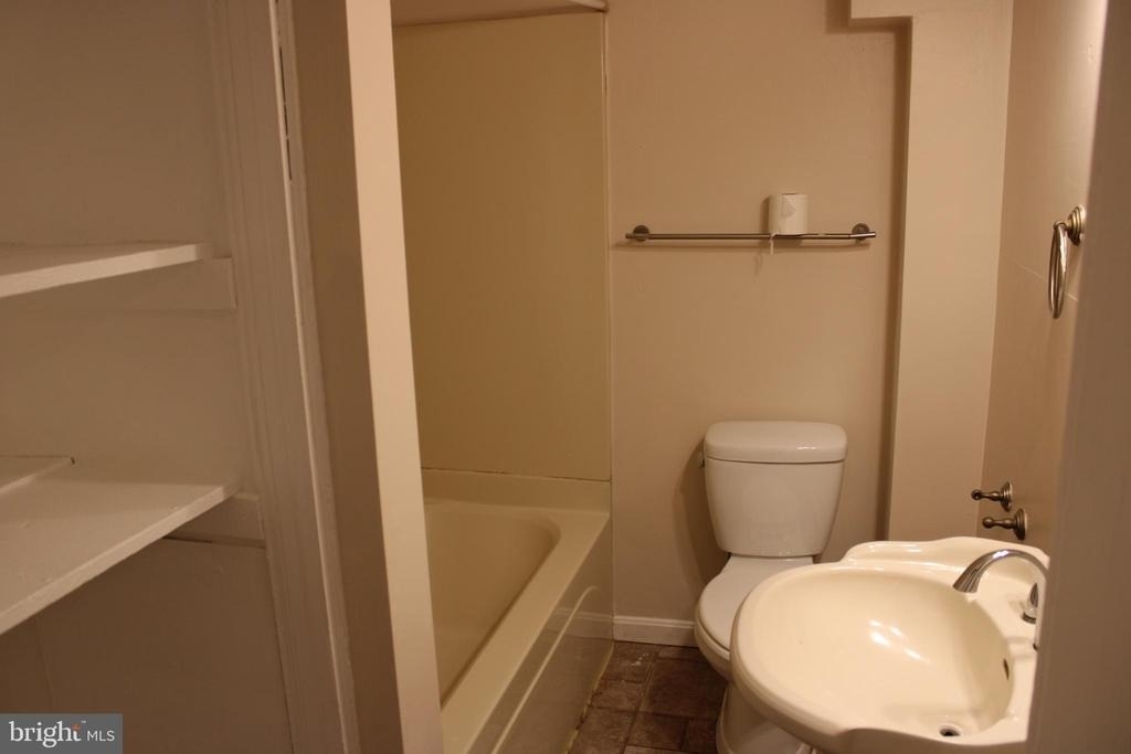 103 W Sixth Avenue - Photo 13