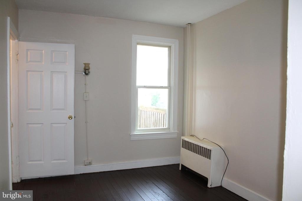 103 W Sixth Avenue - Photo 3