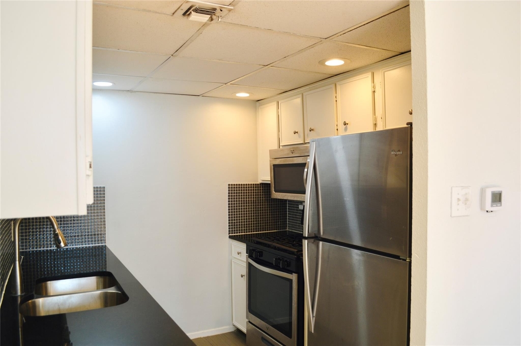 1800 Lavaca St - Photo 1