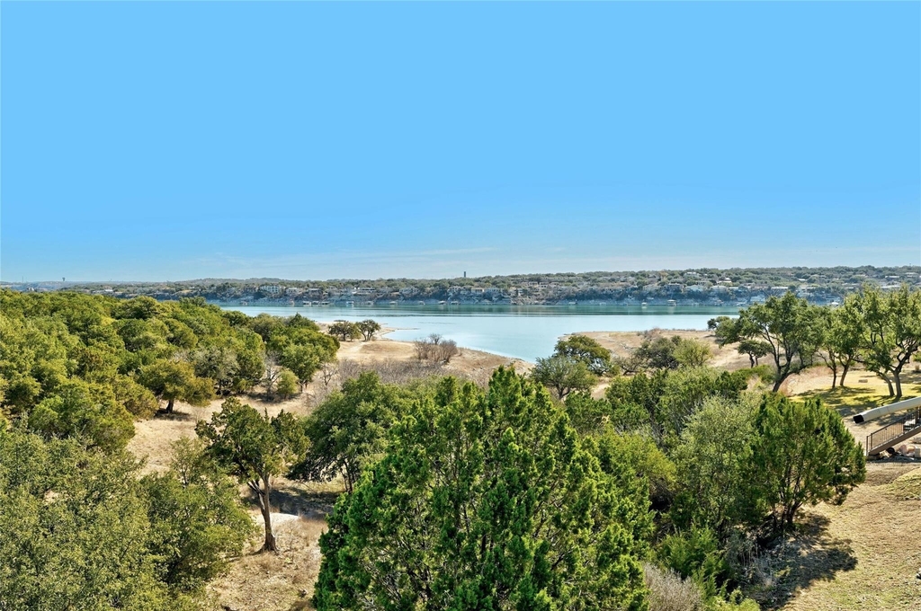 115 Comanche Pt - Photo 2