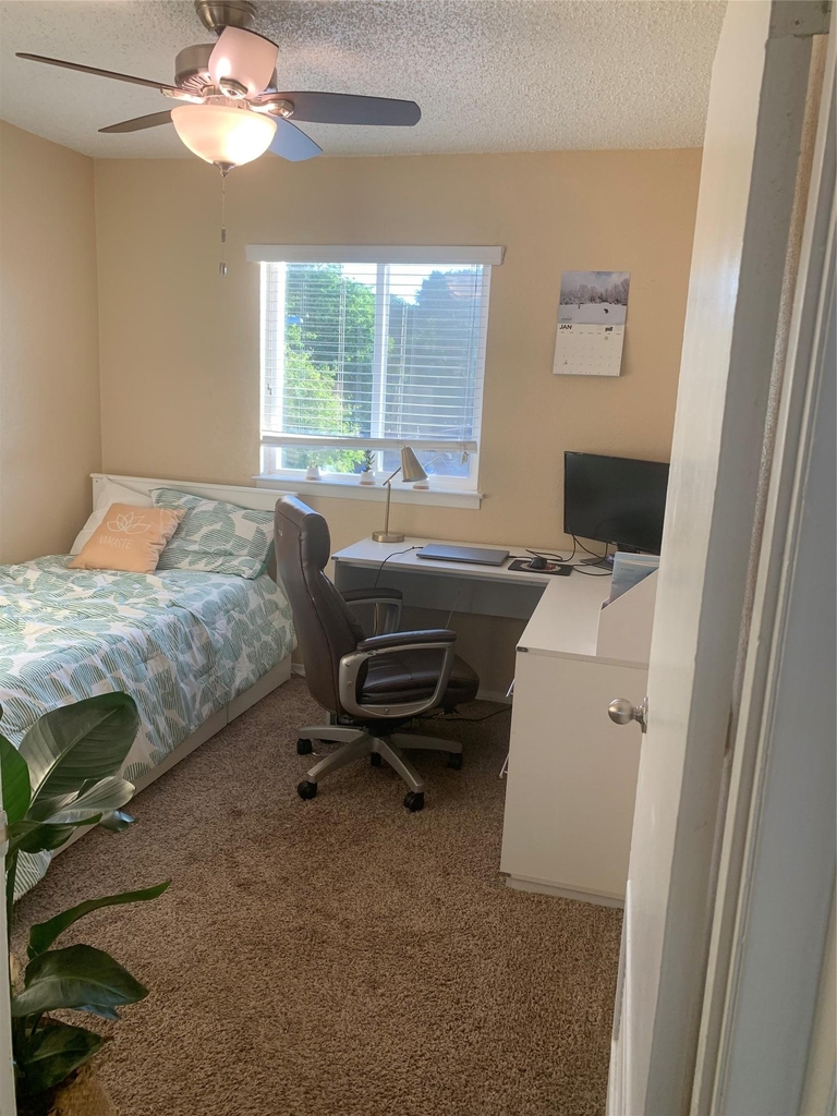 2401 Manor Rd - Photo 7