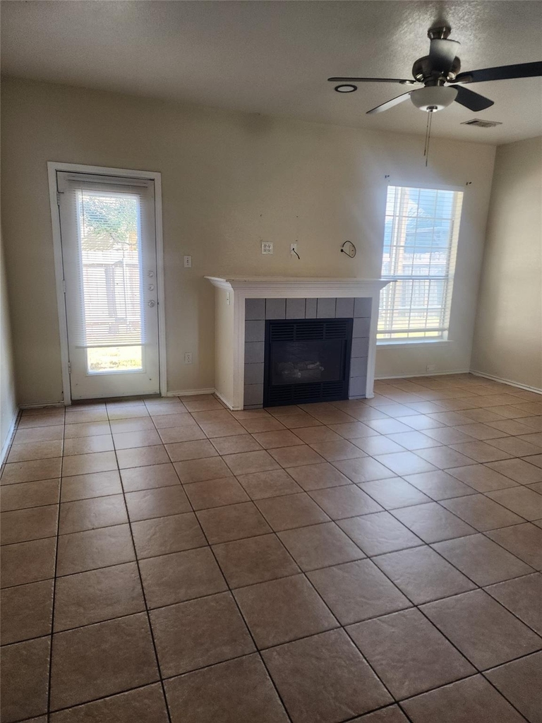 3102 Northwest Blvd - Photo 1