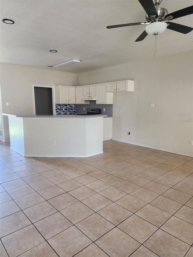 3102 Northwest Blvd - Photo 2
