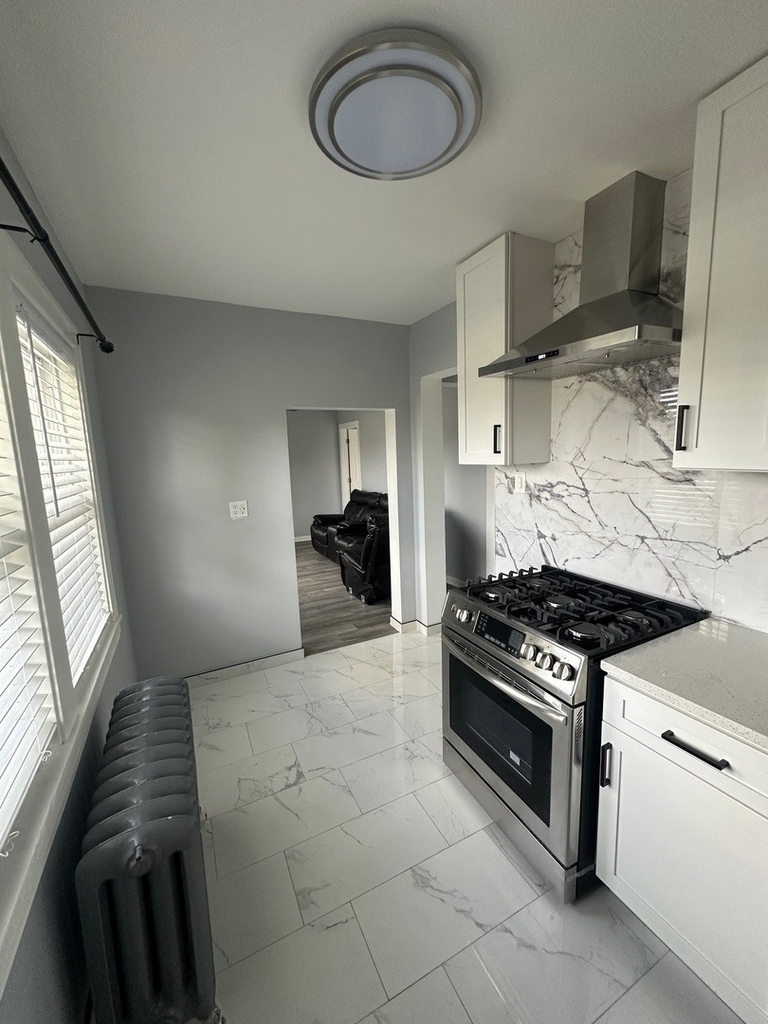 6 S Monterey Avenue - Photo 2